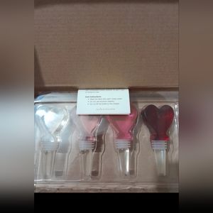 New IN Box! 4- Heart Shaped Wine Stoppers